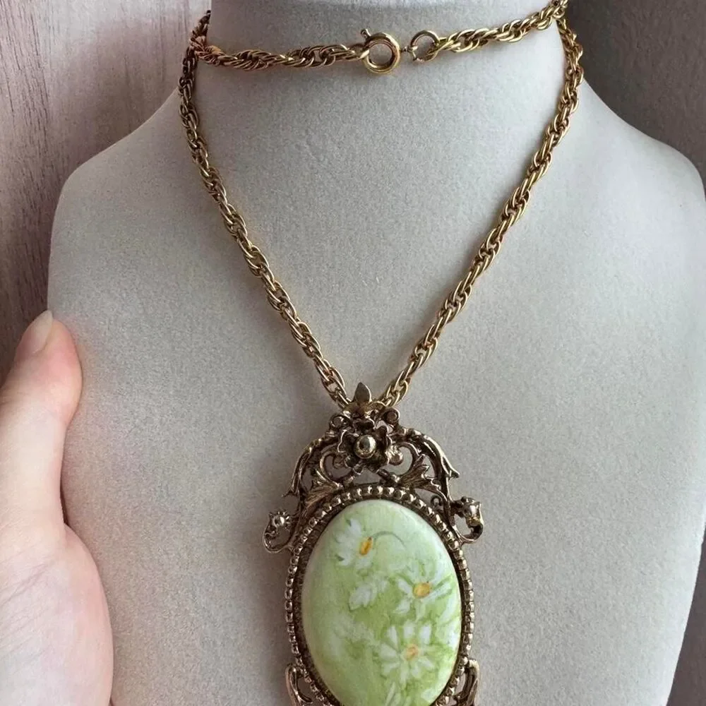 Unbranded Women's Gold and Green Jewellery